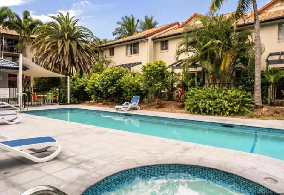 Ultimate Resort Getaway Pools, Waterslides And Steps From The Beach Gold Coast Apartment