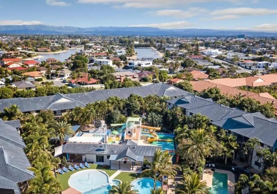Ultimate Resort Getaway Pools, Waterslides And Steps From The Beach Gold Coast