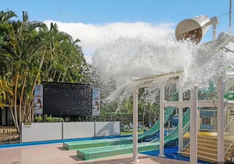 Apartment Ultimate Resort Getaway Pools, Waterslides And Steps From The Beach Gold Coast
