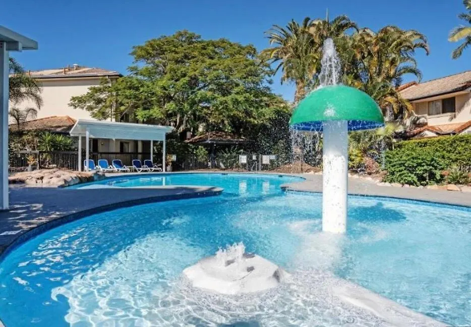 Ultimate Resort Getaway Pools, Waterslides And Steps From The Beach Gold Coast Apartment
